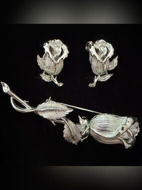 Vintage Signed Lisner Silver-Tone Rose Brooch & Matching Clip-On Earrings Set
